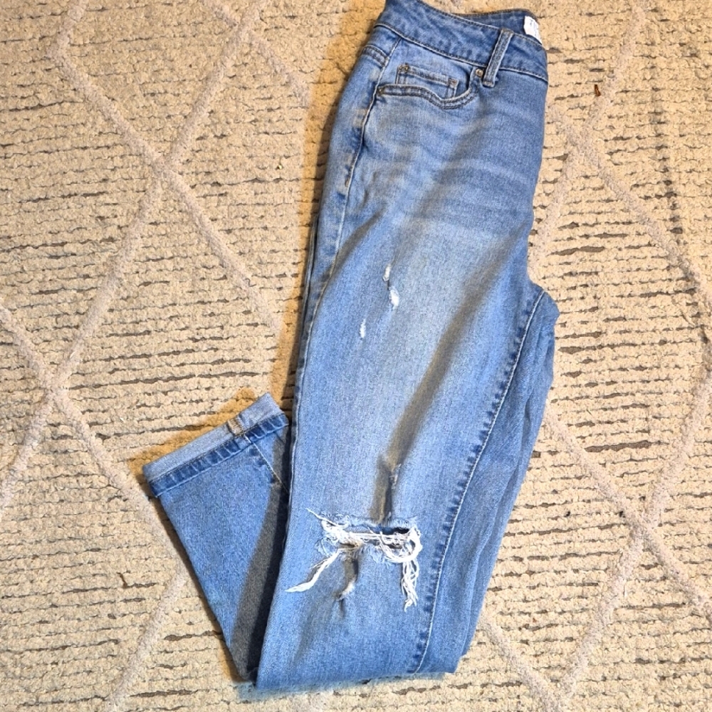 Time And Tru Stylish Blue Distressed Women's Jeans Size 4 Regular Box5‎